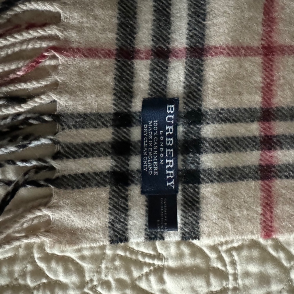 Burberry Scarf - Picture 3 of 3